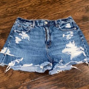 American Eagle Mom Short! Distressed!